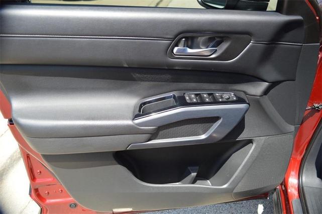 Photo of 2022 Scarlet Ember Tintcoat Nissan Pathfinder
