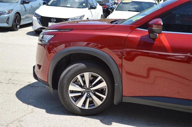 Photo of 2022 Scarlet Ember Tintcoat Nissan Pathfinder