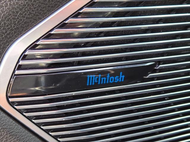 Photo of 2023 Diamond Black Crystal Pearlcoat Jeep Grand Cherokee L