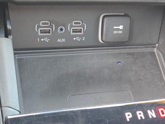 Photo of 2023 Diamond Black Crystal Pearlcoat Jeep Grand Cherokee L
