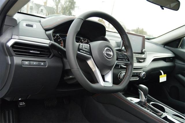 Photo of 2025 Gray Sky Pearl Nissan Altima