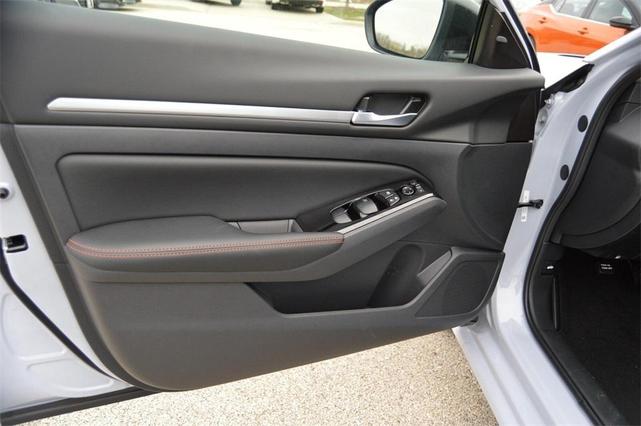 Photo of 2025 Gray Sky Pearl Nissan Altima