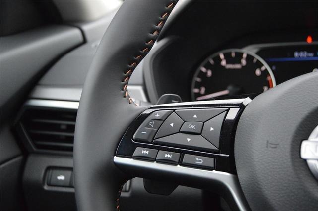Photo of 2025 Gray Sky Pearl Nissan Altima