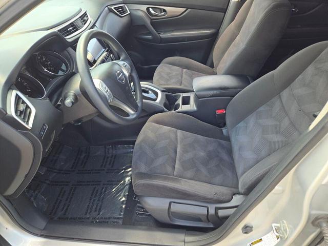 Photo of 2015 Brilliant Silver Nissan Rogue