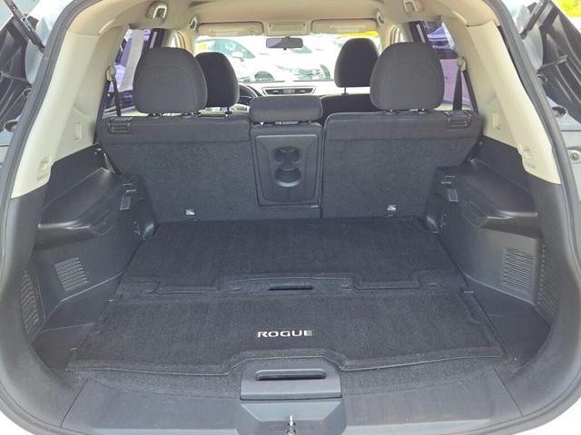 Photo of 2015 Brilliant Silver Nissan Rogue