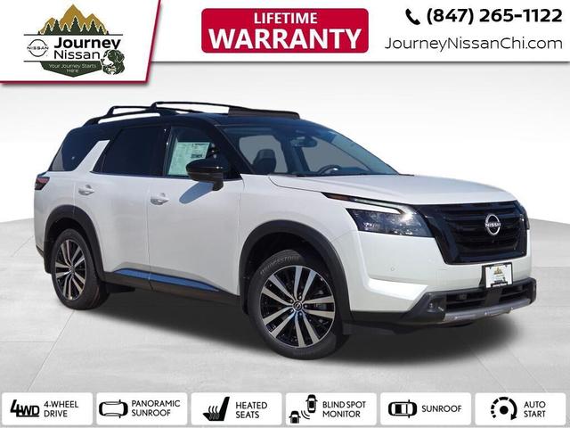 Photo of 2025 Everest White Pearl Tricoat/Super Black Nissan Pathfinder