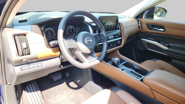 Photo of 2024 Deep Ocean Blue Pearl Nissan Pathfinder