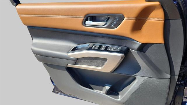 Photo of 2024 Deep Ocean Blue Pearl Nissan Pathfinder