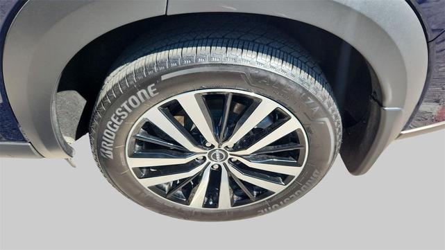 Photo of 2024 Deep Ocean Blue Pearl Nissan Pathfinder