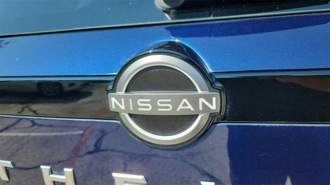 Photo of 2024 Deep Ocean Blue Pearl Nissan Pathfinder