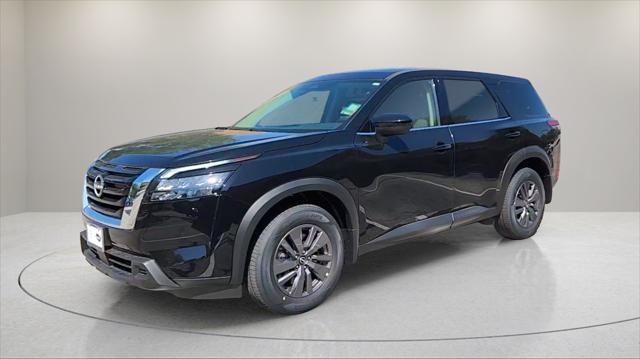 Photo of 2025 Super Black Nissan Pathfinder