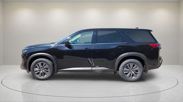 Photo of 2025 Super Black Nissan Pathfinder