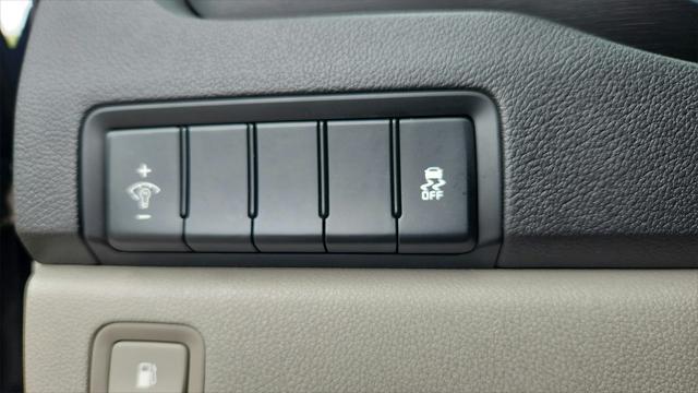 Photo of 2020 Aurora Black Kia Sedona