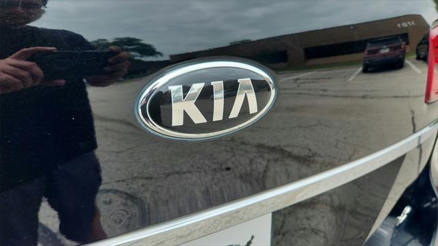 Photo of 2020 Aurora Black Kia Sedona