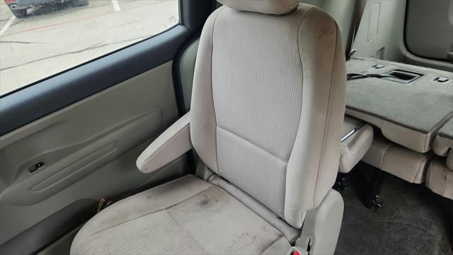 Photo of 2020 Aurora Black Kia Sedona