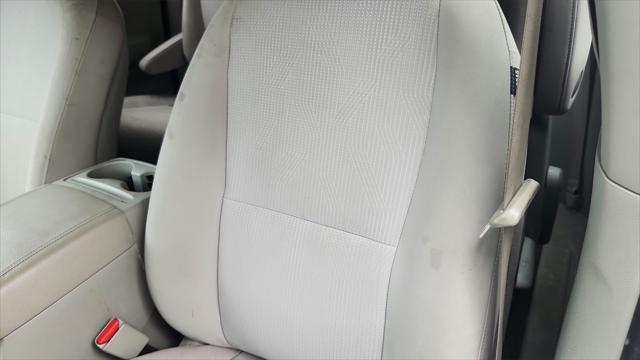 Photo of 2020 Aurora Black Kia Sedona