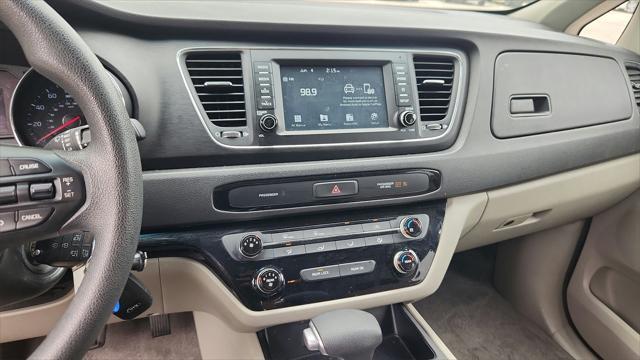 Photo of 2020 Aurora Black Kia Sedona