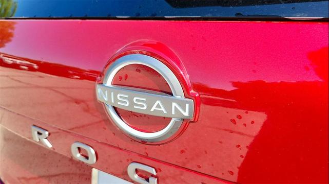 Photo of 2025 Scarlet Ember Tintcoat Nissan Rogue