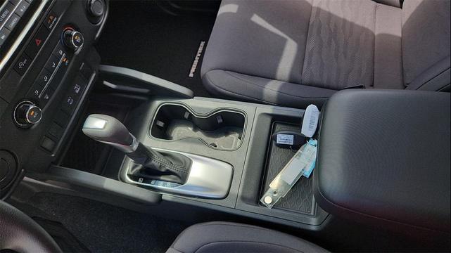 Photo of 2024 Glacier White Nissan Frontier