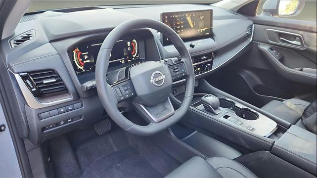Photo of 2025 Boulder Gray Pearl Nissan Rogue