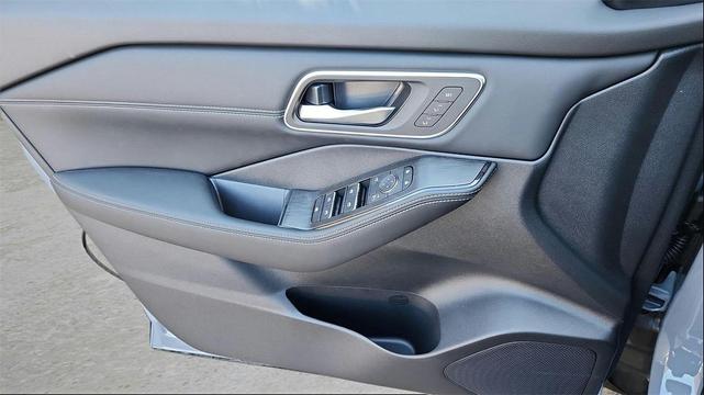 Photo of 2025 Boulder Gray Pearl Nissan Rogue