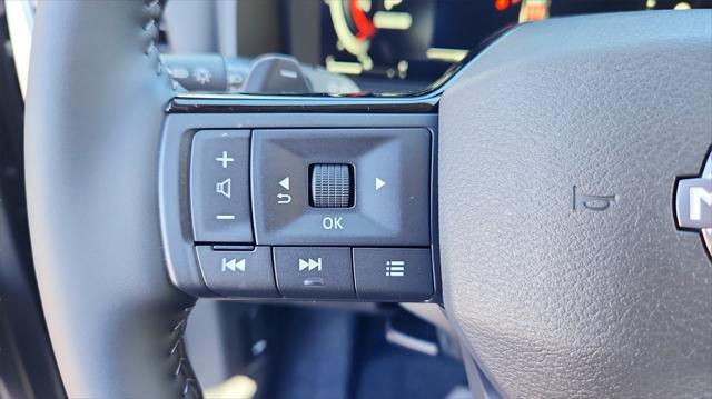 Photo of 2025 Deep Ocean Blue Pearl/Super Black Nissan Rogue