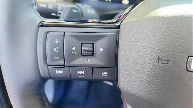 Photo of 2025 Super Black Nissan Rogue