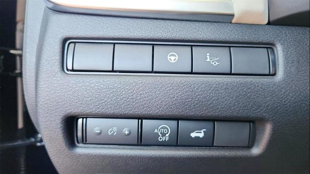 Photo of 2025 Super Black Nissan Rogue