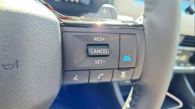 Photo of 2025 Super Black Nissan Rogue