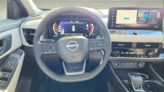 Photo of 2025 Super Black Nissan Rogue