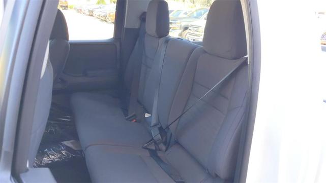Photo of 2024 Glacier White Nissan Frontier