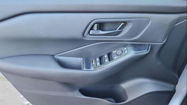 Photo of 2025 Brilliant Silver Metallic Nissan Rogue