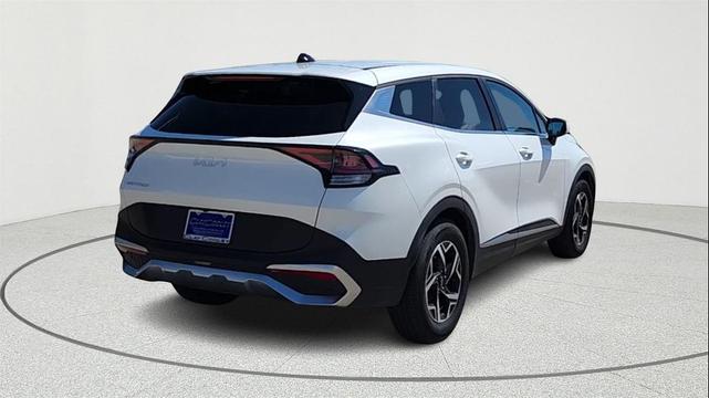 Photo of 2024 Snow White Pearl Kia Sportage