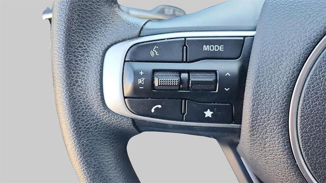 Photo of 2024 Snow White Pearl Kia Sportage
