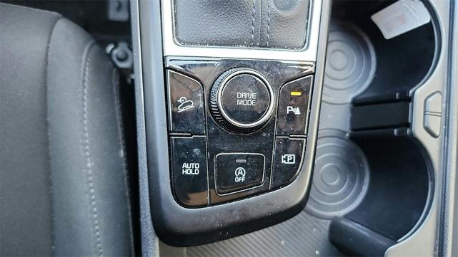Photo of 2024 Snow White Pearl Kia Sportage
