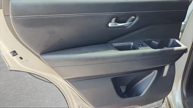 Photo of 2022 Brilliant Silver Metallic Nissan Pathfinder