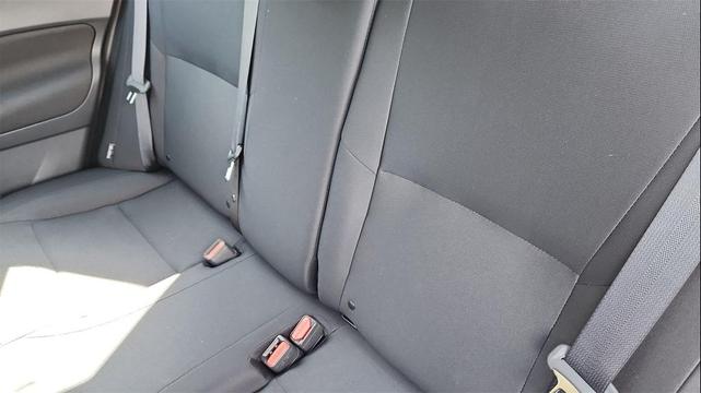 Photo of 2025 Electric Blue Metallic Nissan Kicks