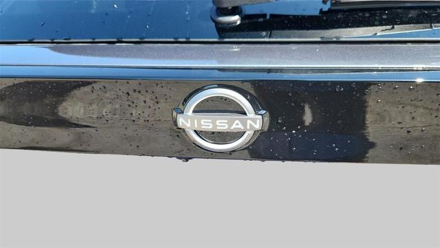 Photo of 2026 Gun Metallic Nissan Kicks