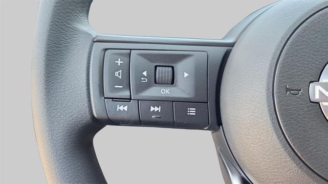 Photo of 2026 Gun Metallic Nissan Kicks