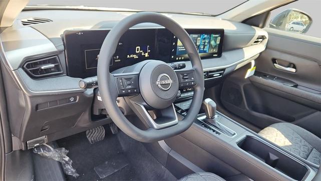 Photo of 2026 Gun Metallic Nissan Kicks