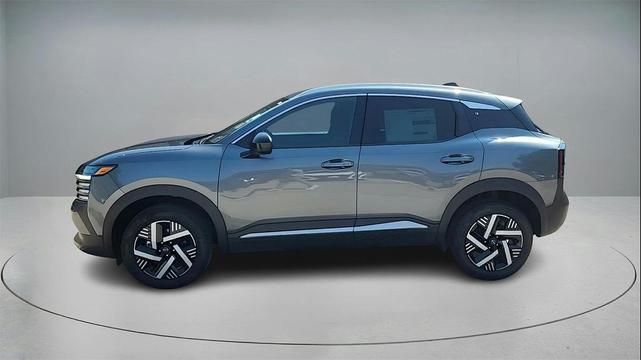 Photo of 2026 Gun Metallic Nissan Kicks