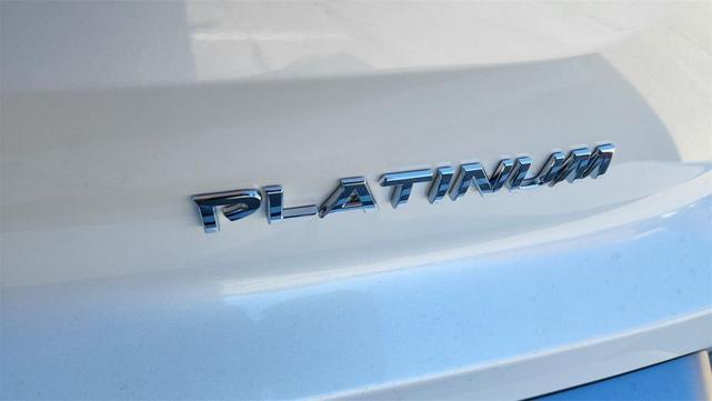 Photo of 2025 Everest White Pearl Tricoat Nissan Pathfinder