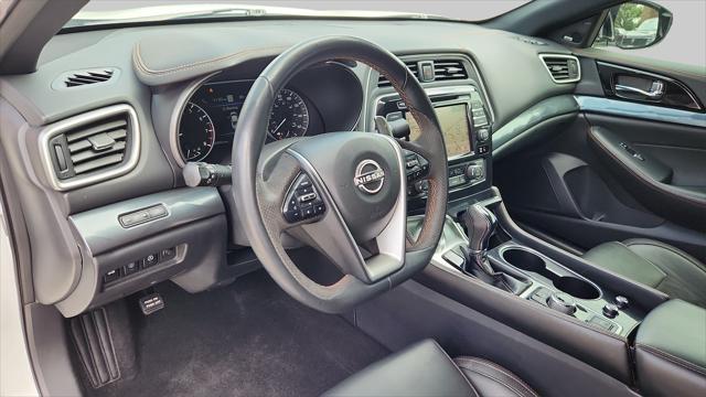 Photo of 2023 Pearl White Tricoat Nissan Maxima