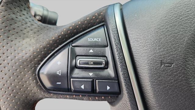 Photo of 2023 Pearl White Tricoat Nissan Maxima