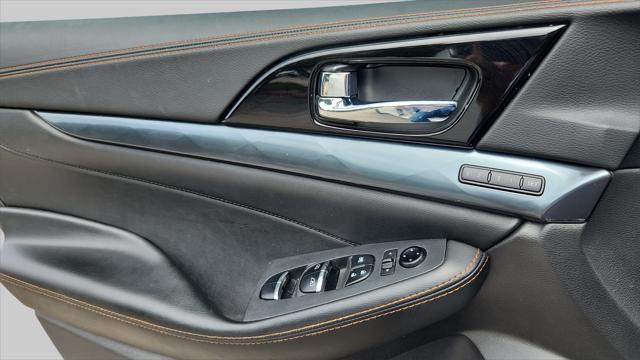 Photo of 2023 Pearl White Tricoat Nissan Maxima