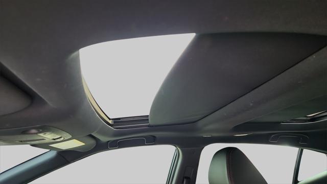 Photo of 2023 Pearl White Tricoat Nissan Maxima