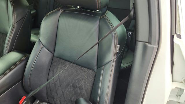 Photo of 2023 Pearl White Tricoat Nissan Maxima