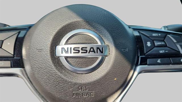 Photo of 2020 Super Black Clearcoat Nissan Altima