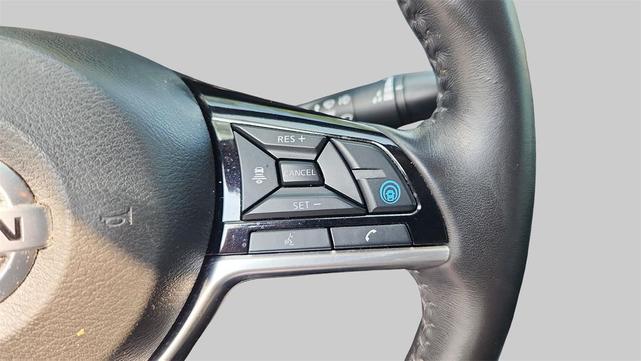 Photo of 2020 Super Black Clearcoat Nissan Altima