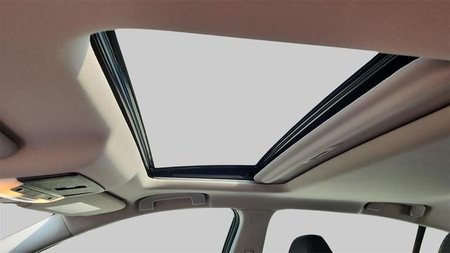 Photo of 2020 Super Black Clearcoat Nissan Altima